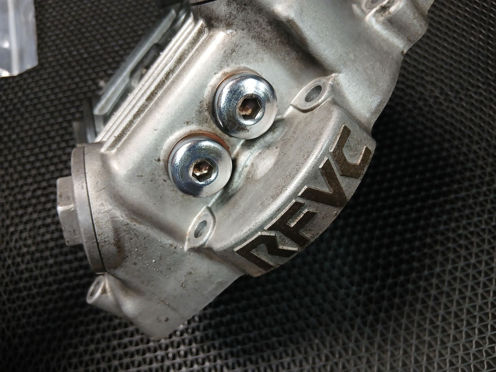 ホンダ XLR250 BAJA】シリンダーヘッドカバー＆タペットロッカーアーム