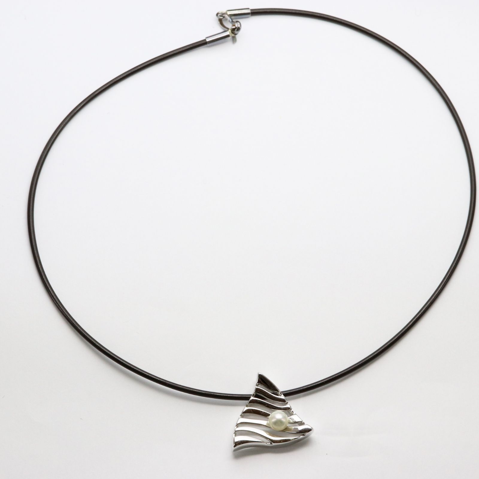 みきもと ミキモト 美品 ネックレス シルバー パール チョーカー レザー