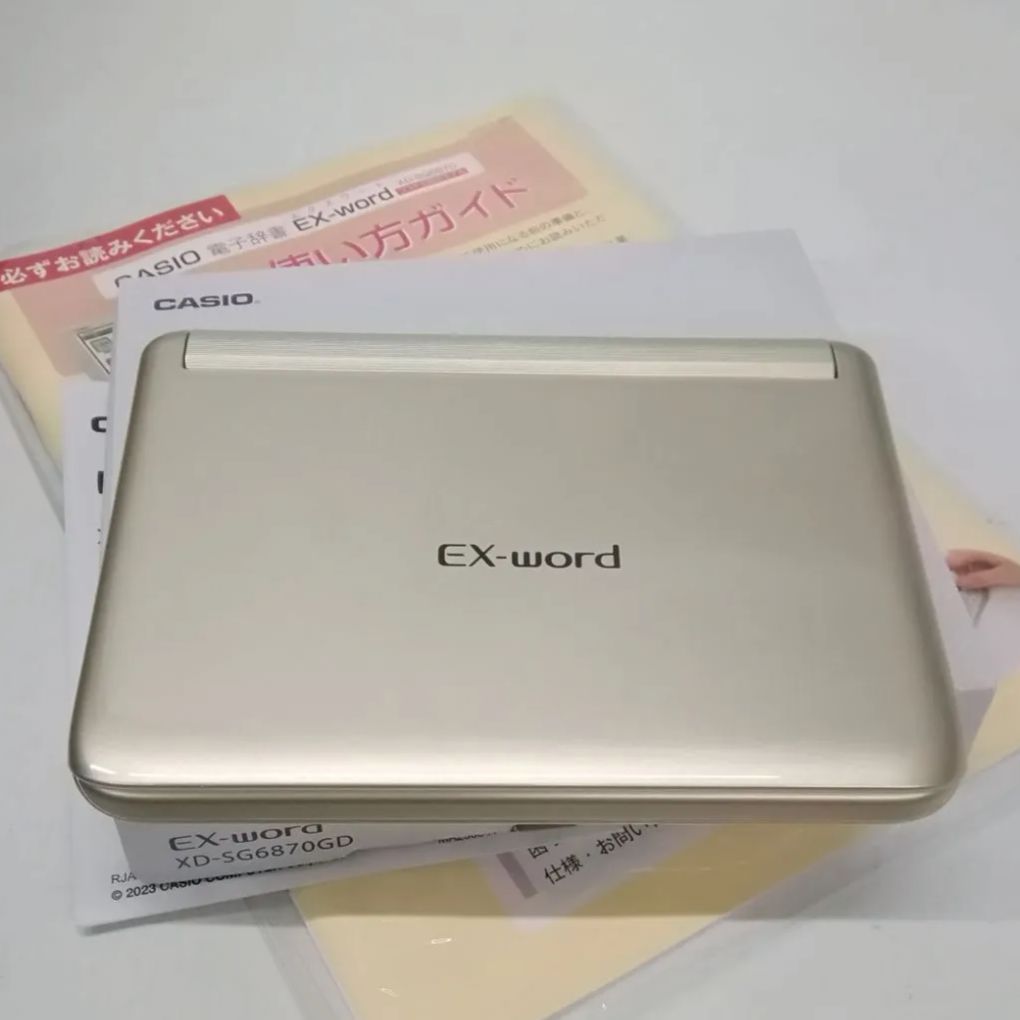 CASIO EX-word XD-SG6870GD 電子辞書　新品未使用 美品カシオ EX-word エクスワード 電子辞書 XD-SG6870GD