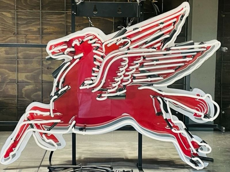 モビール Mobil ペガサス ネオン 看板 オイル ブリキ シェビー 店舗装飾 モビール Mobil ペガサス ネオン 看板 オイル ブリキ シェビー