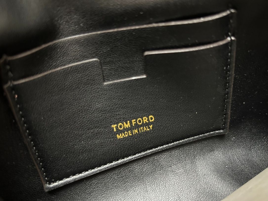 本日限定特価】TOM FORD メタリックチェーンハンドバッグ 小