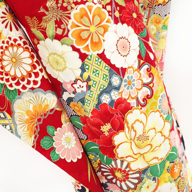 振袖　アンティーク　金駒刺繍　金彩　華紋　成人式 晴れの日 着物 045a p 古典振袖（金駒刺繍／赤）19001 ｜おりえん