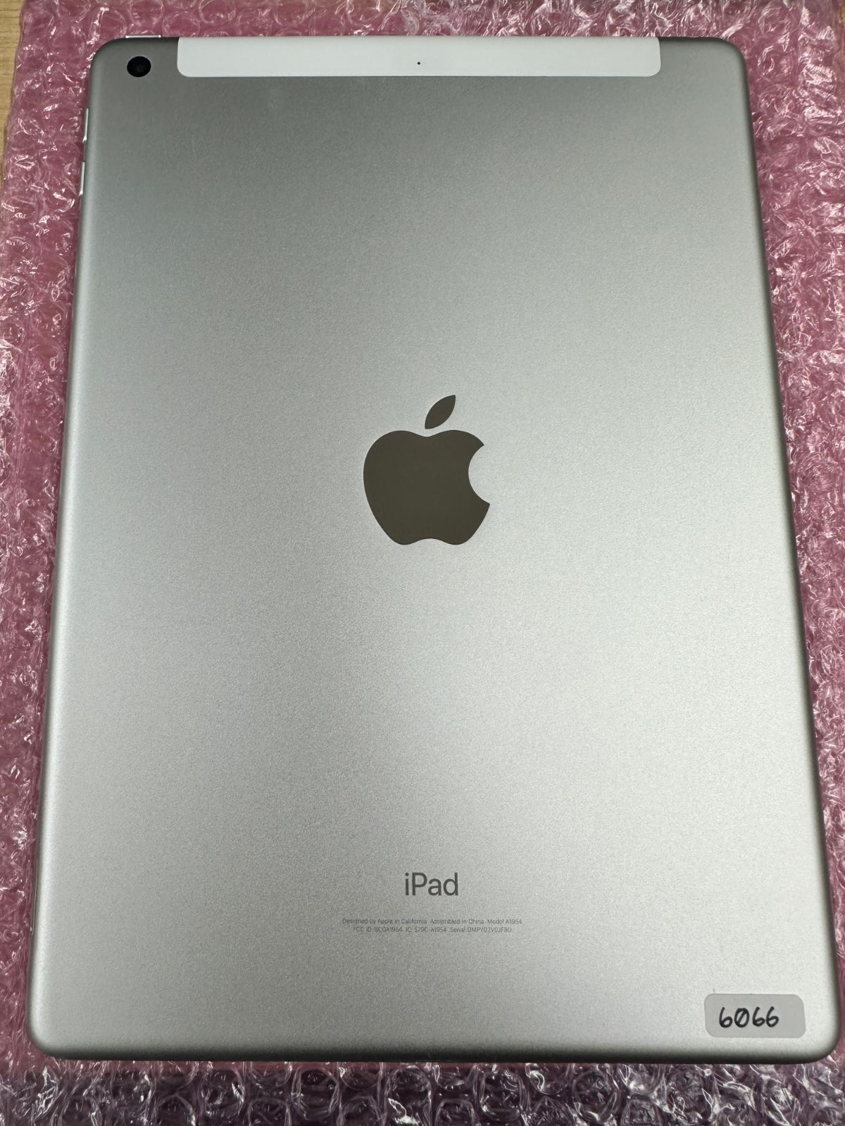 SALE】 美品 Apple iPad 第６世代 セルラーモデル 32GB 動作品