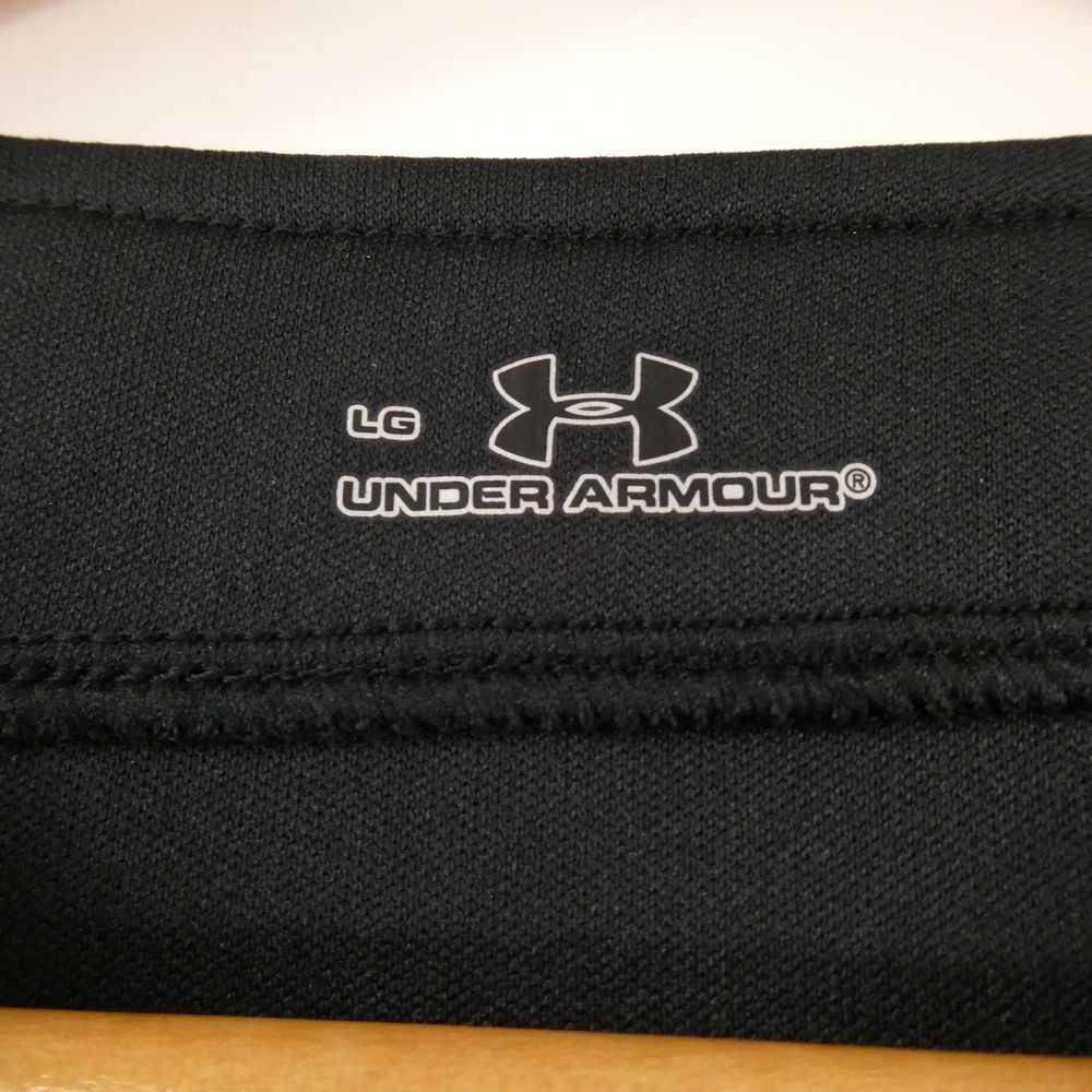 美品 UNDER ARMOUR アンダーアーマー 読売ジャイアンツ