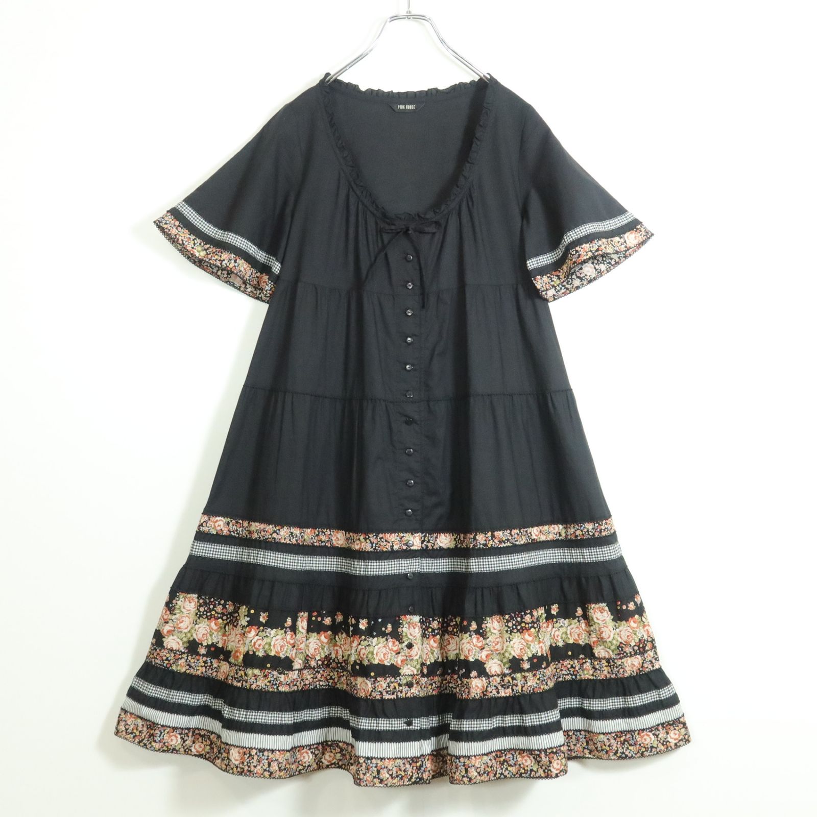 ピンクハウス 美品 花柄半袖フレアワンピース 黒 美品 ピンクハウス☆可愛い！パッチワークデザイン お袖フレア ミディ