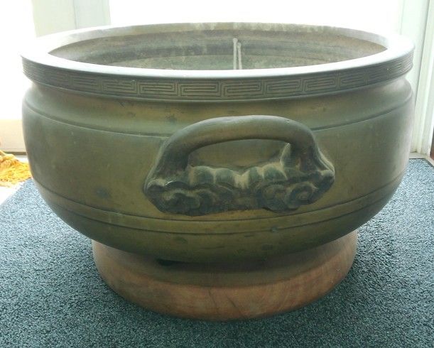 大きな火鉢 特大サイズ‼ 菊や小鳥の蒔絵で時代感漂う桐火鉢 DC7598 – 古福庵