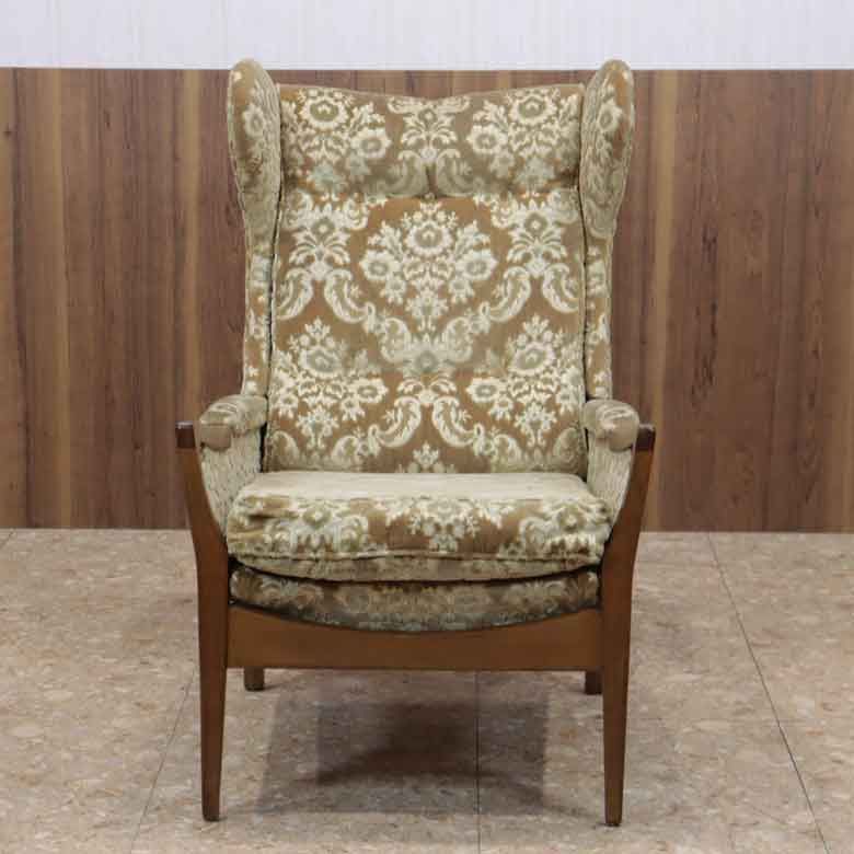 ウイングチェア