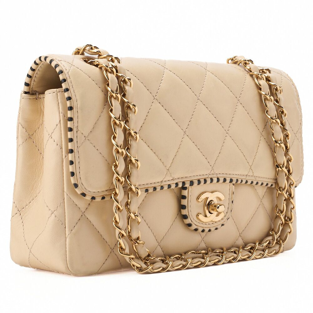 CHANEL シャネル