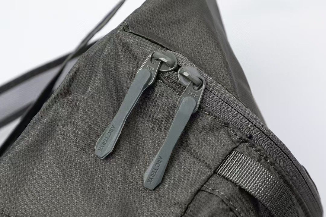 新品未使用品✨Heliad 15L Backpack #Forage ARC’TERYX