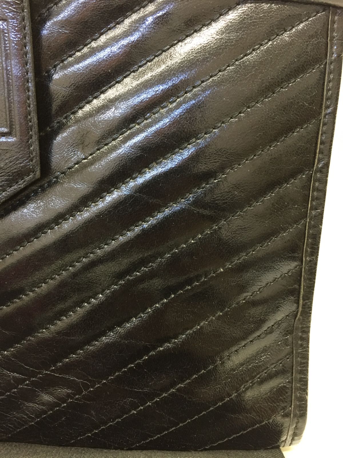 S【ヴィンテージ】イヴサンローラン Vステッチ クラッチバッグ YSL