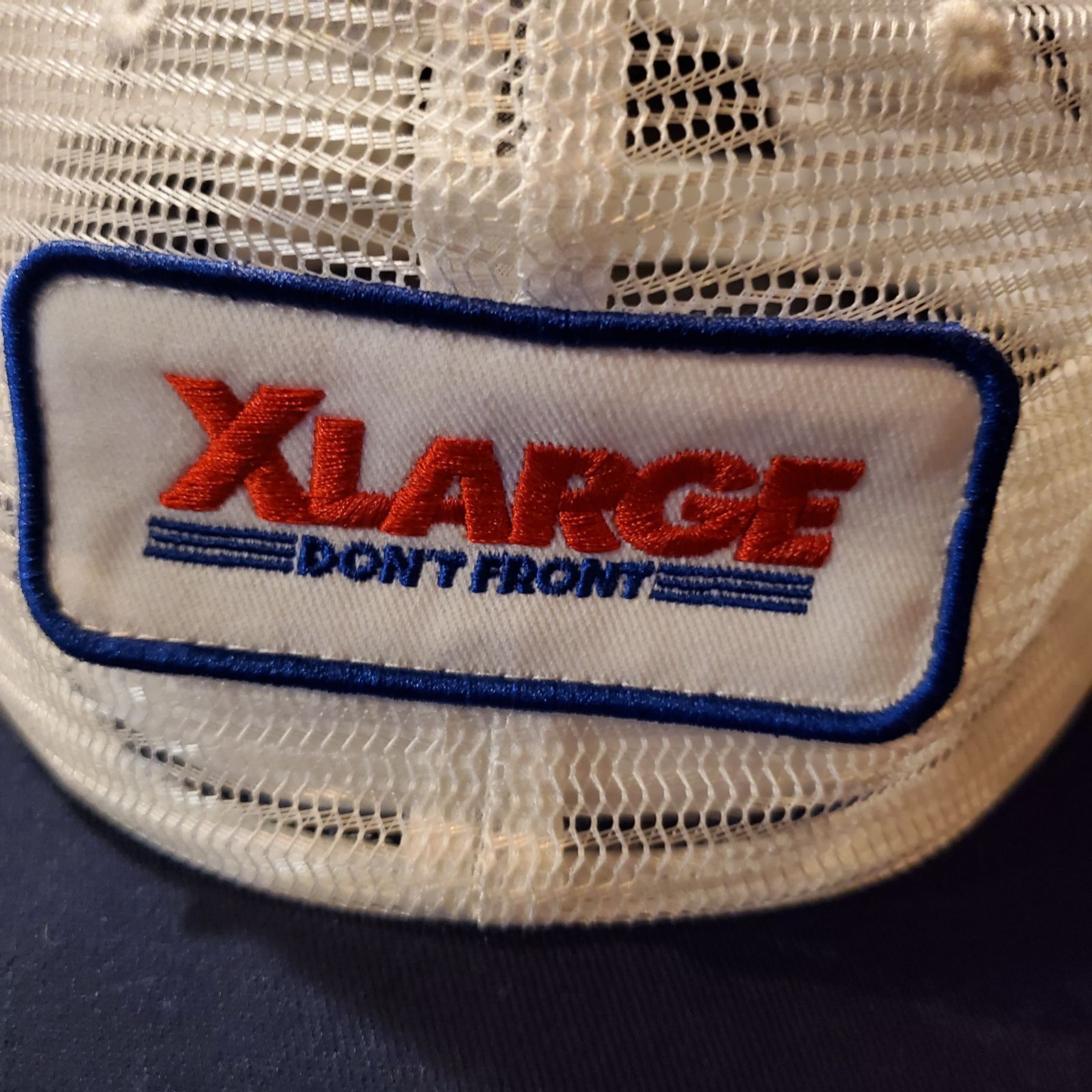 XLARGE エクストララージ ワッペン メッシュキャップ ホワイト