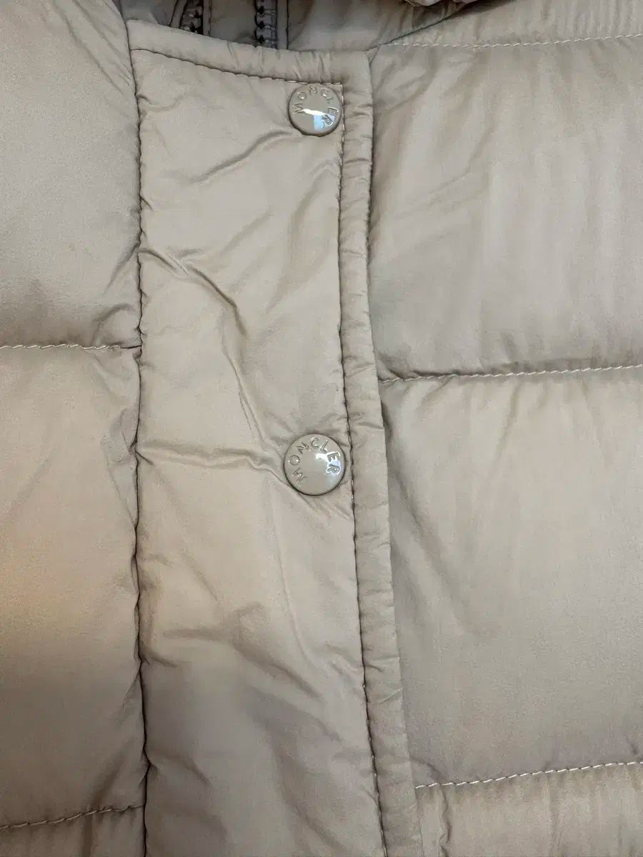 【あす楽】 MONCLER モンクレール キッズ フード ダウン 女児 careil 4A 最安値で最高級の