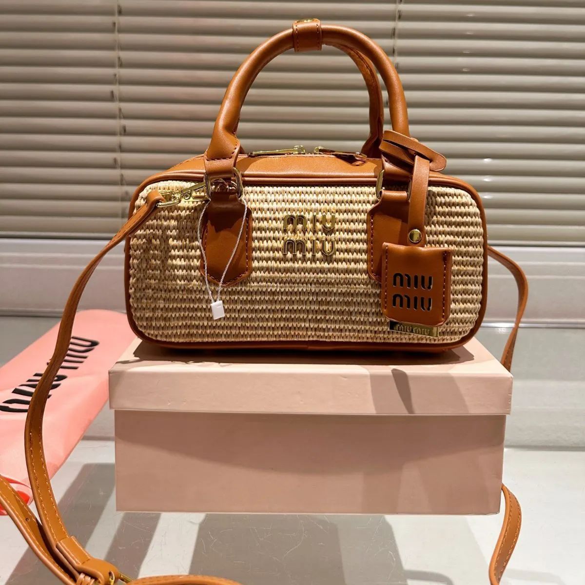 【未使用】 miumiu限定カメラバッグ