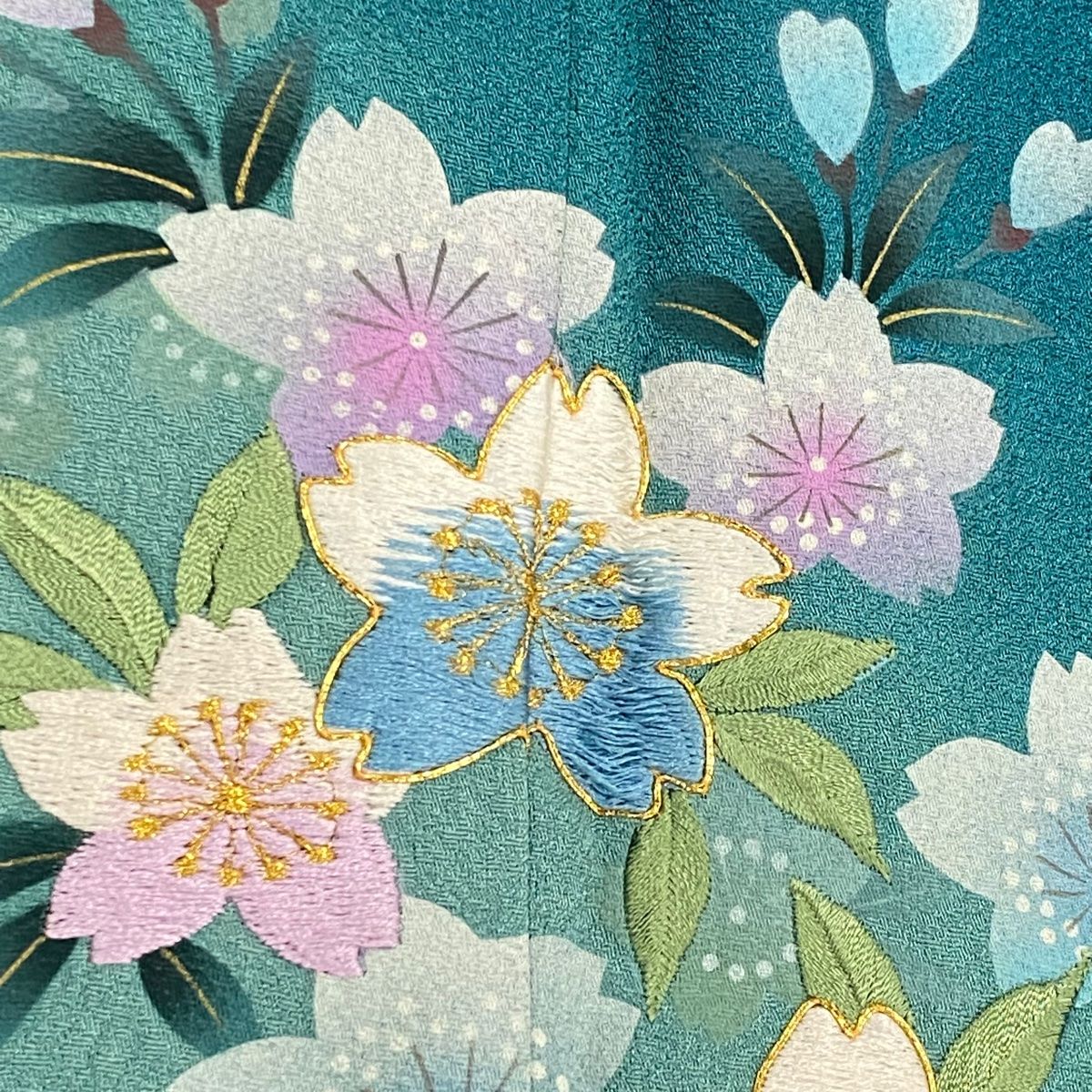振袖 身丈159.5cm 裄丈68.5cm L 袷 桜 花びら 刺繍 金糸 青緑