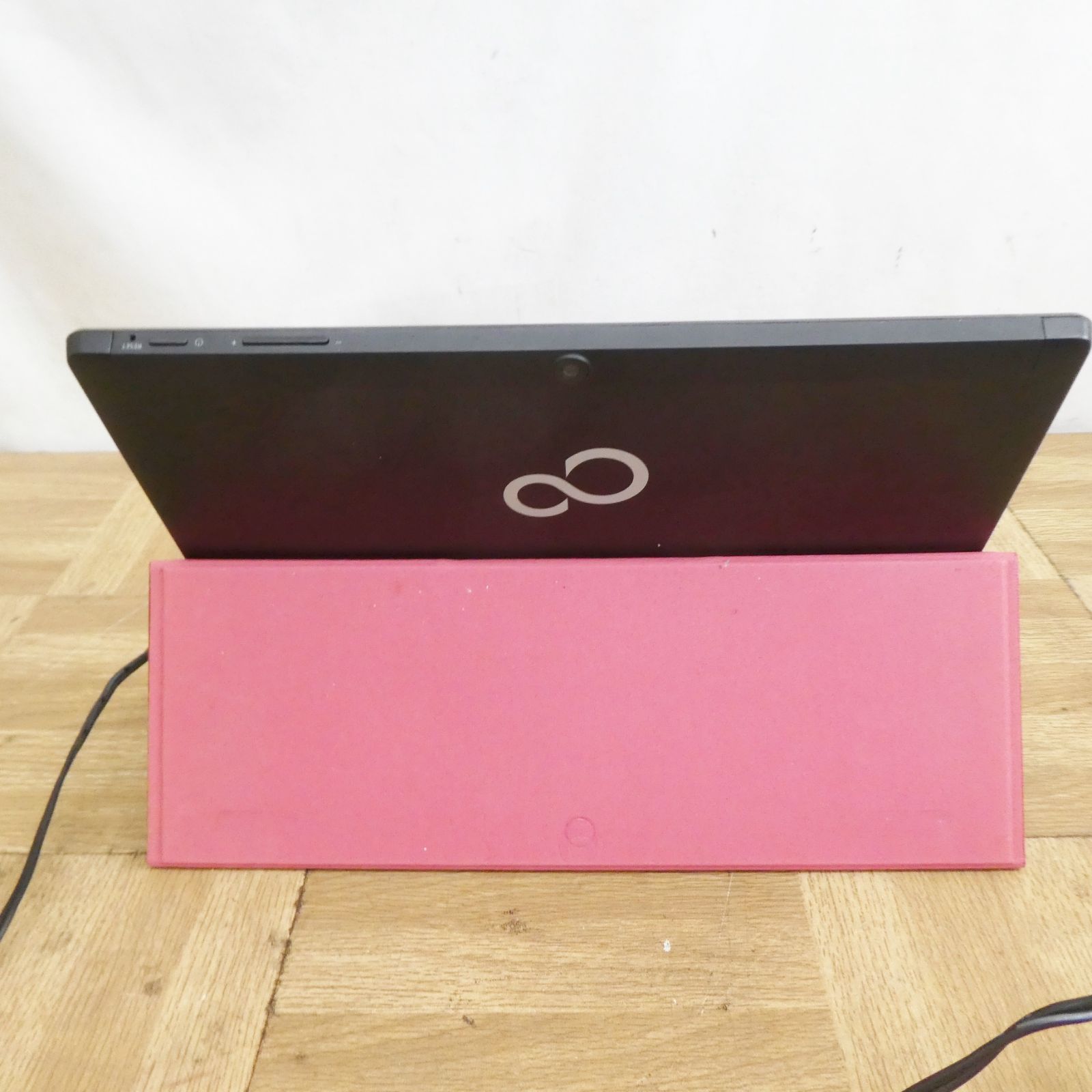 Q829【動作品】富士通 arrows Tab Windows10搭載 タブレットPC