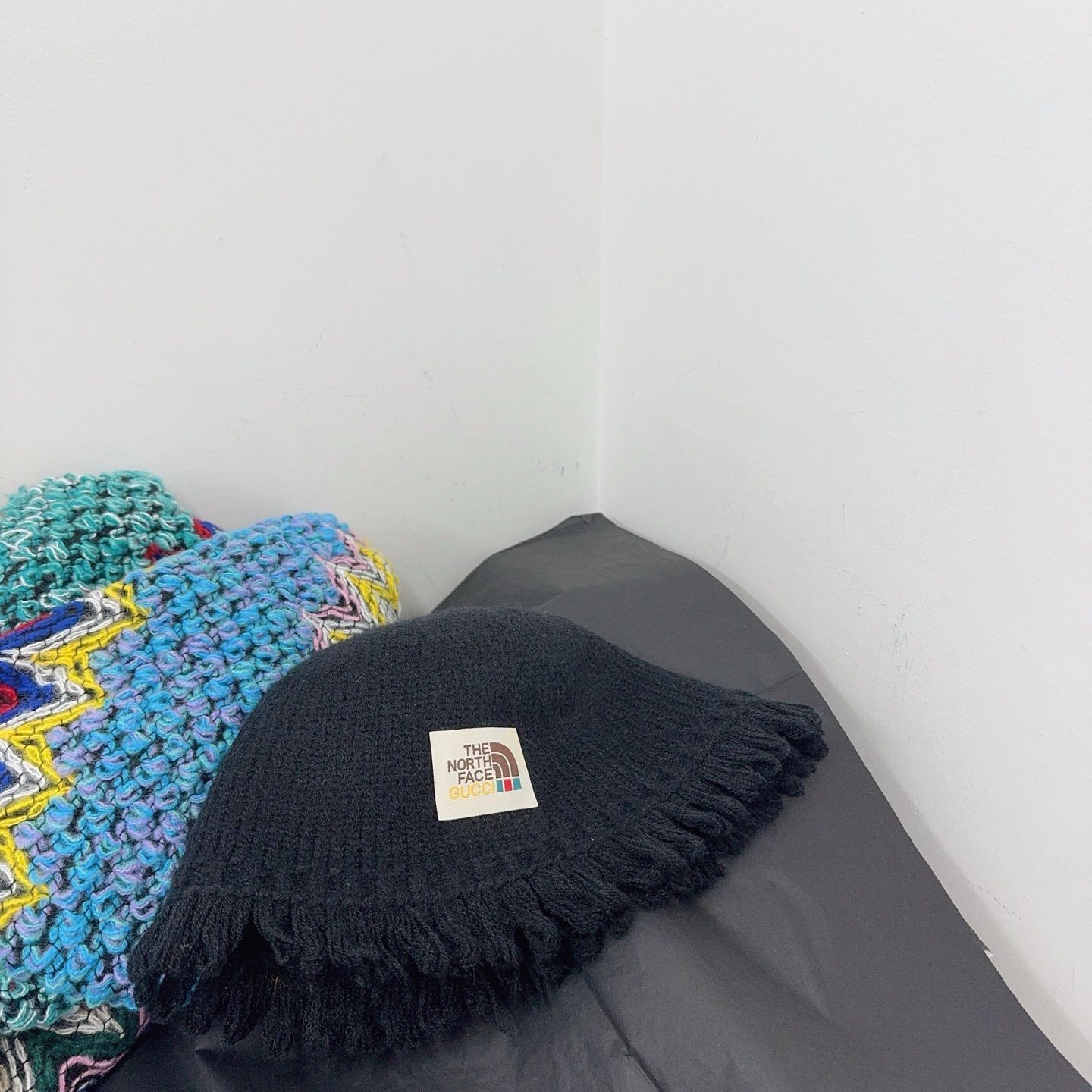 PRADA リブ編みマフラー 黒 ニット帽 黒 無地