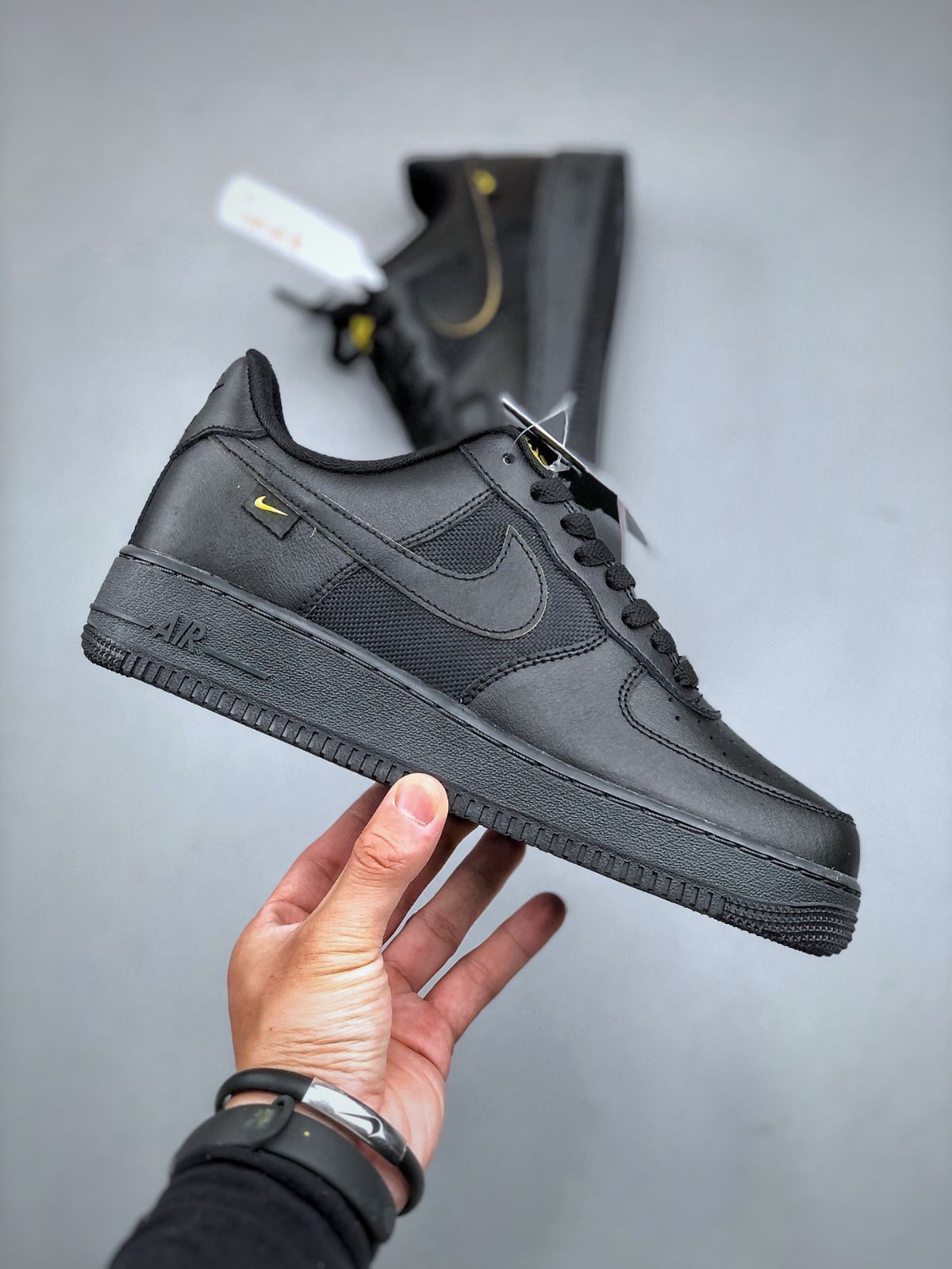 ☆韓国の人気☆【NIKE】☆AIR FORCE 1 LOW(W)☆22-26cm☆ ☆送料関税込☆Nike WMNS Air Force 1 Low Bling☆超人気