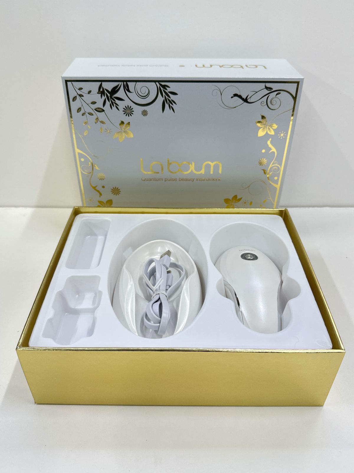 C698 D LA BOUM ラボン Quantum pulse beauty instrument 美顔器
