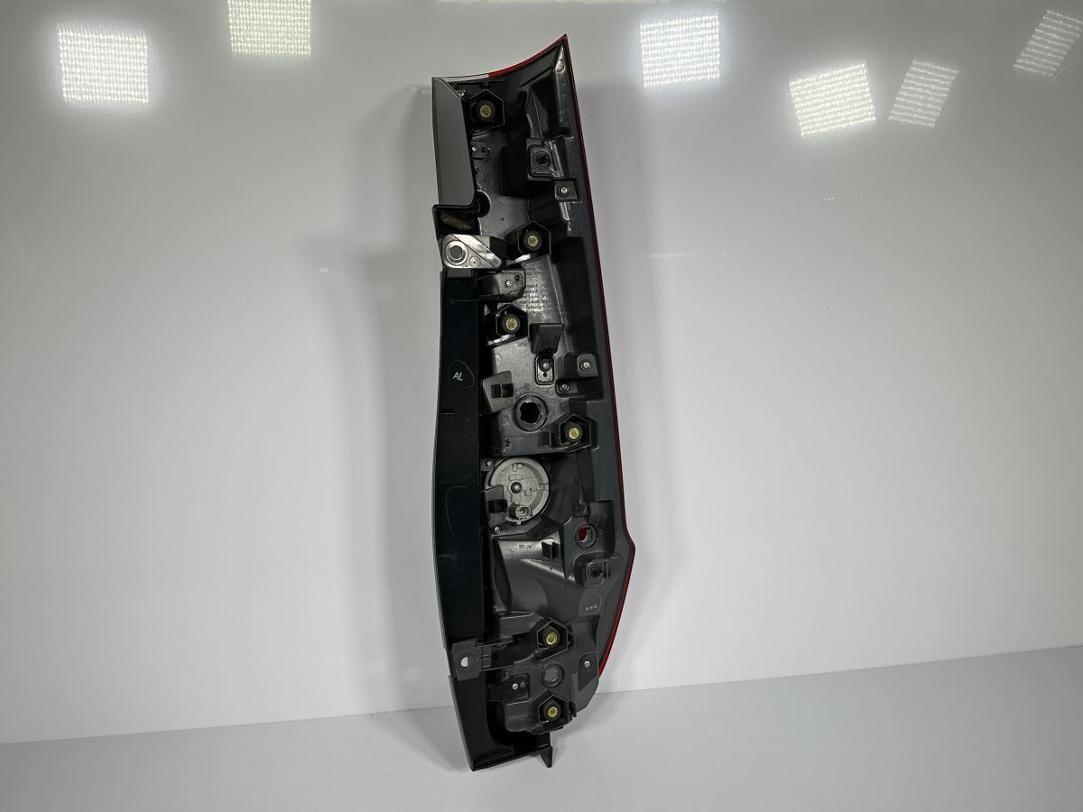 破損キズなし エスクァイア ノア ZRR80G ZRR80W ZWR80G ZWR80W 前期 純正 左テールランプ LED 81561-28630 28-231 AL 管理31847 FFCRYSTALESIA_COM
