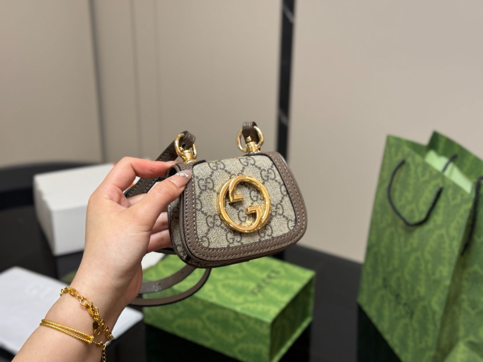 ＊送料・関税込み＊GUCCI Blondie スエード＆レザー バッグ GUCCI Blondie スエード＆レザー ショルダーバッグ | NET-A-PORTER