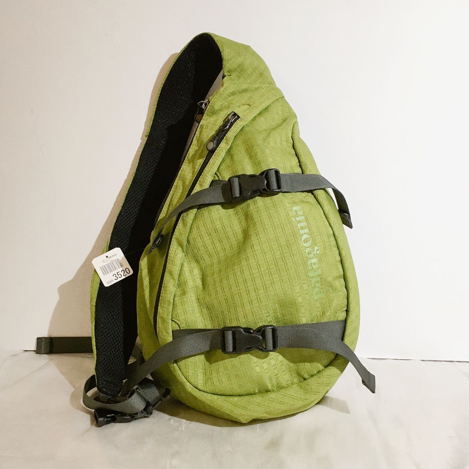 美品】 patagonia パタゴニア ショルダーバッグ 肩掛け バッグ 緑 