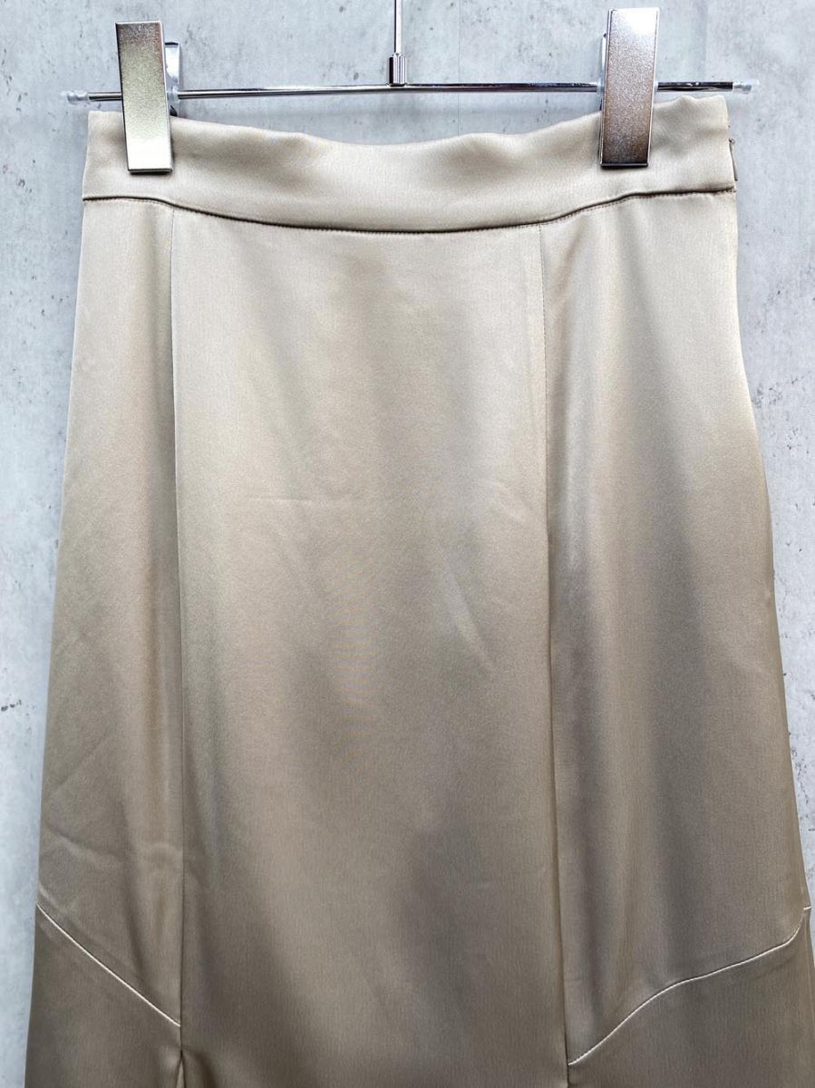 美品　anuans アニュアンス　マキシムサテンスカート ベージュ　S アニュアンス anuans マキシムサテンスカート （BEIGE