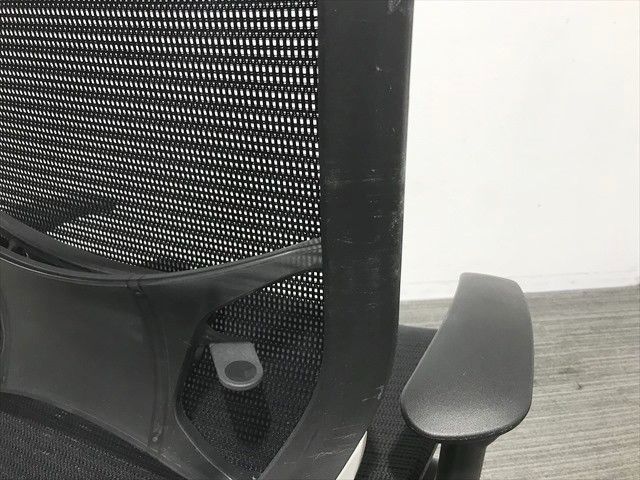 オカムラ バロン