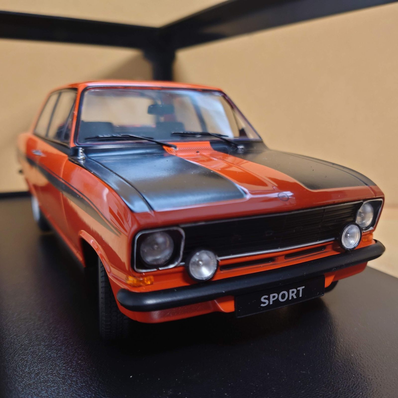 1/18 オペル Opel Kadett B Sport 1973 レッド×ブラック Kkscale