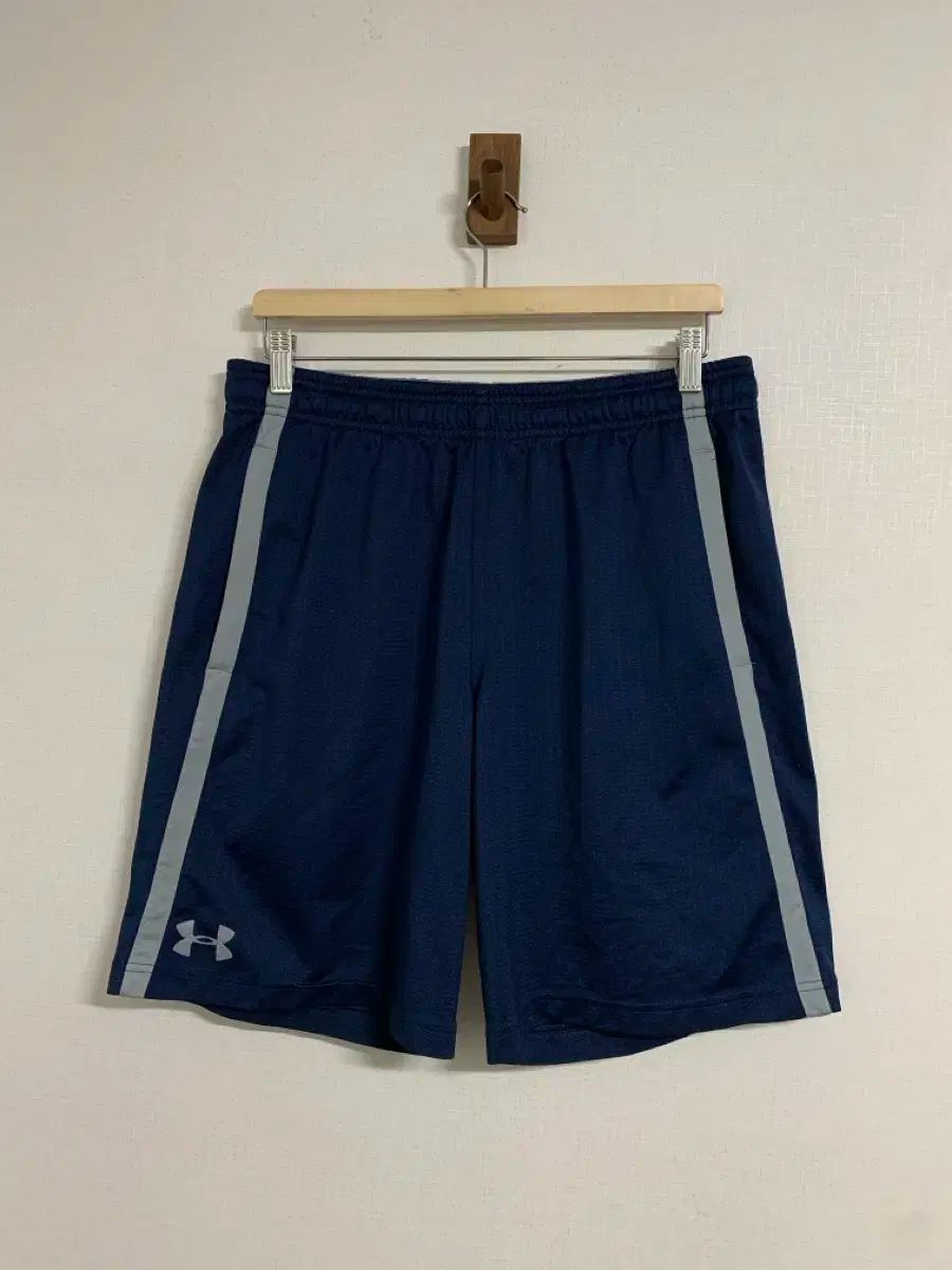 【雷市場（ポンジャン）商品韓国直送】 L UNDER ARMOUR(アンダーアーマー) 機能性 ハーフパンツ