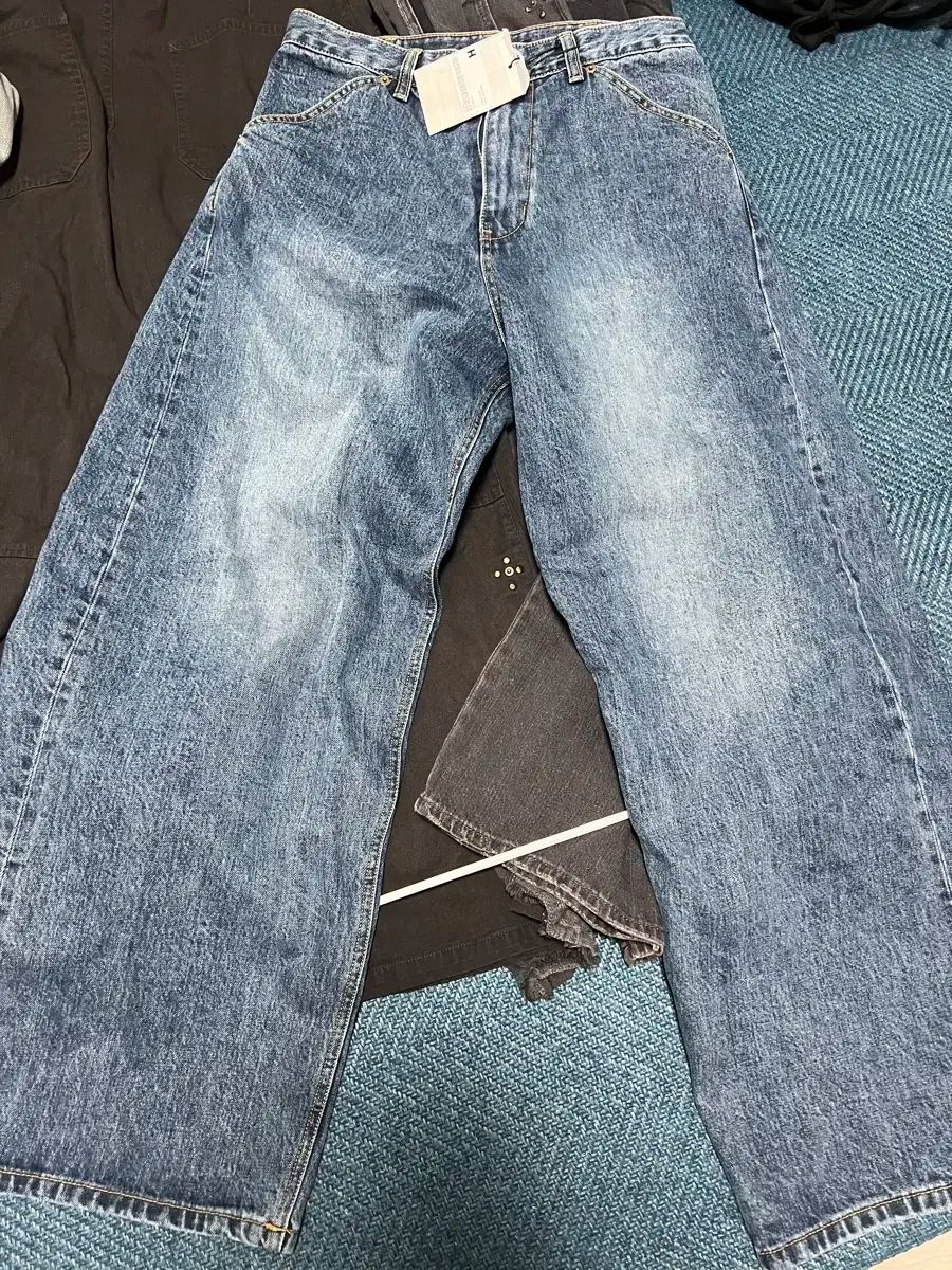 【人気セール，定番】 HATCHINGROOM ワイドカーブジーンズ ウォッシュブルー 3 その他