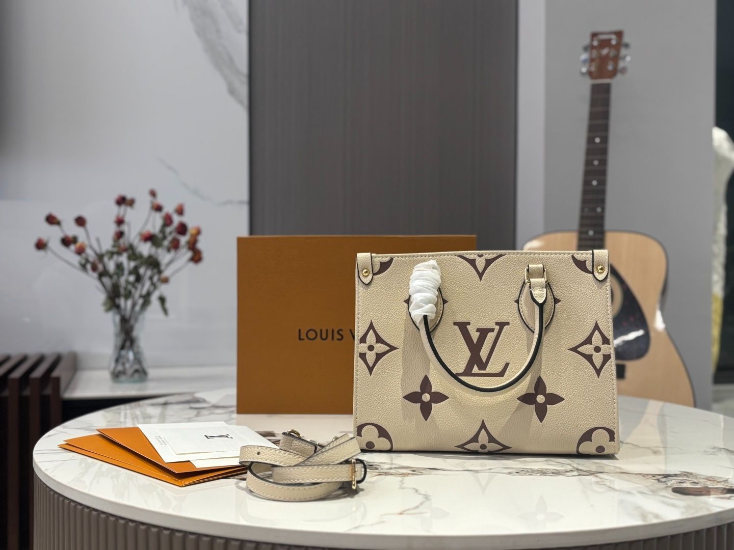 今日 LV Onthego 25cm Jungle Embossed Tote Bag ルイ ヴィトン Onthego 25cm ジャングルエンボス トートバッグ