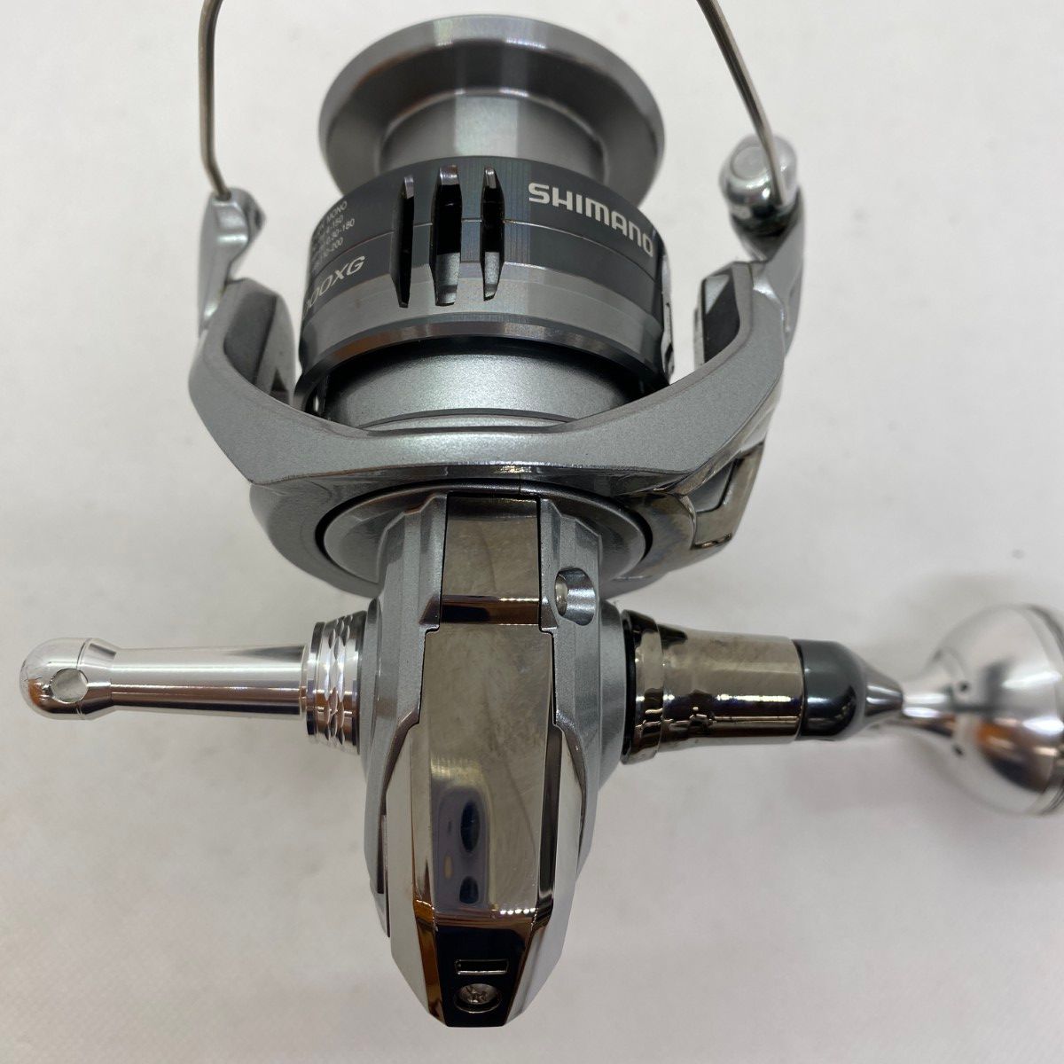 SHIMANO 21ナスキー　4000XG 本体のみ ΨΨSHIMANO シマノ スピニングリール 21ナスキー 4000XG 043238