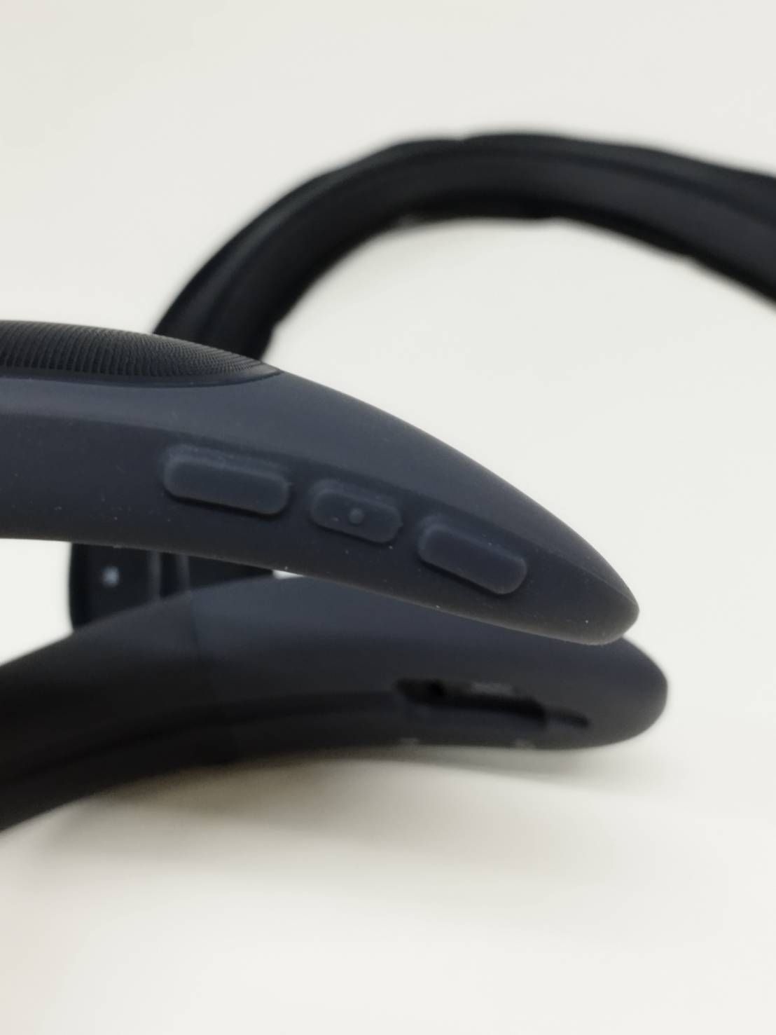 Bose SoundWear ブラック ネックスピーカー Amazon.co.jp: Bose