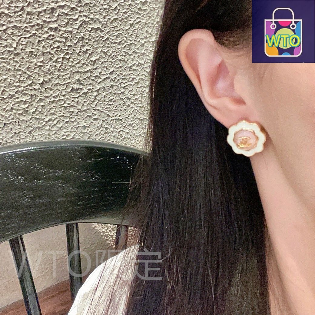 今日WTO】Chanel シャネル ヴィンテージ ダブル C イヤリング