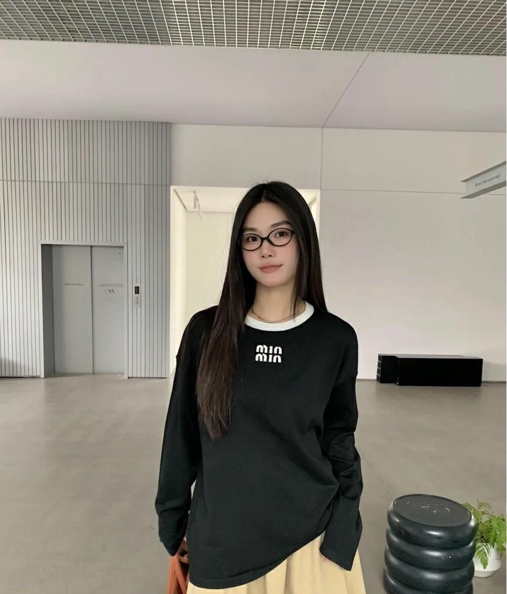 アルファベット刺繍ネックパッチワーク長袖Tシャツ
