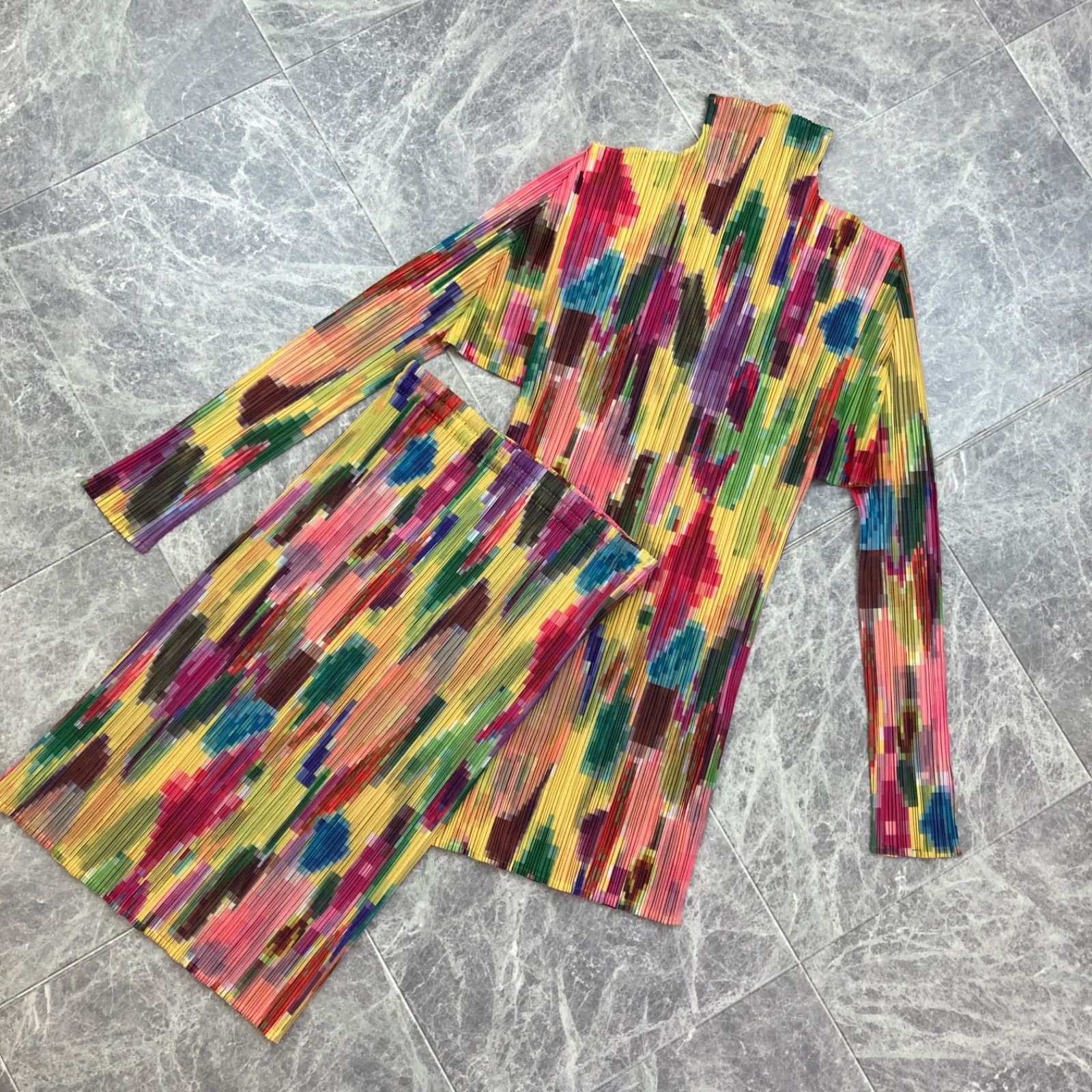 ✨美品✨ PLEATS PLEASE プリーツプリーズ モザイク柄 ✨美品✨ PLEATS PLEASE プリーツプリーズ モザイク柄