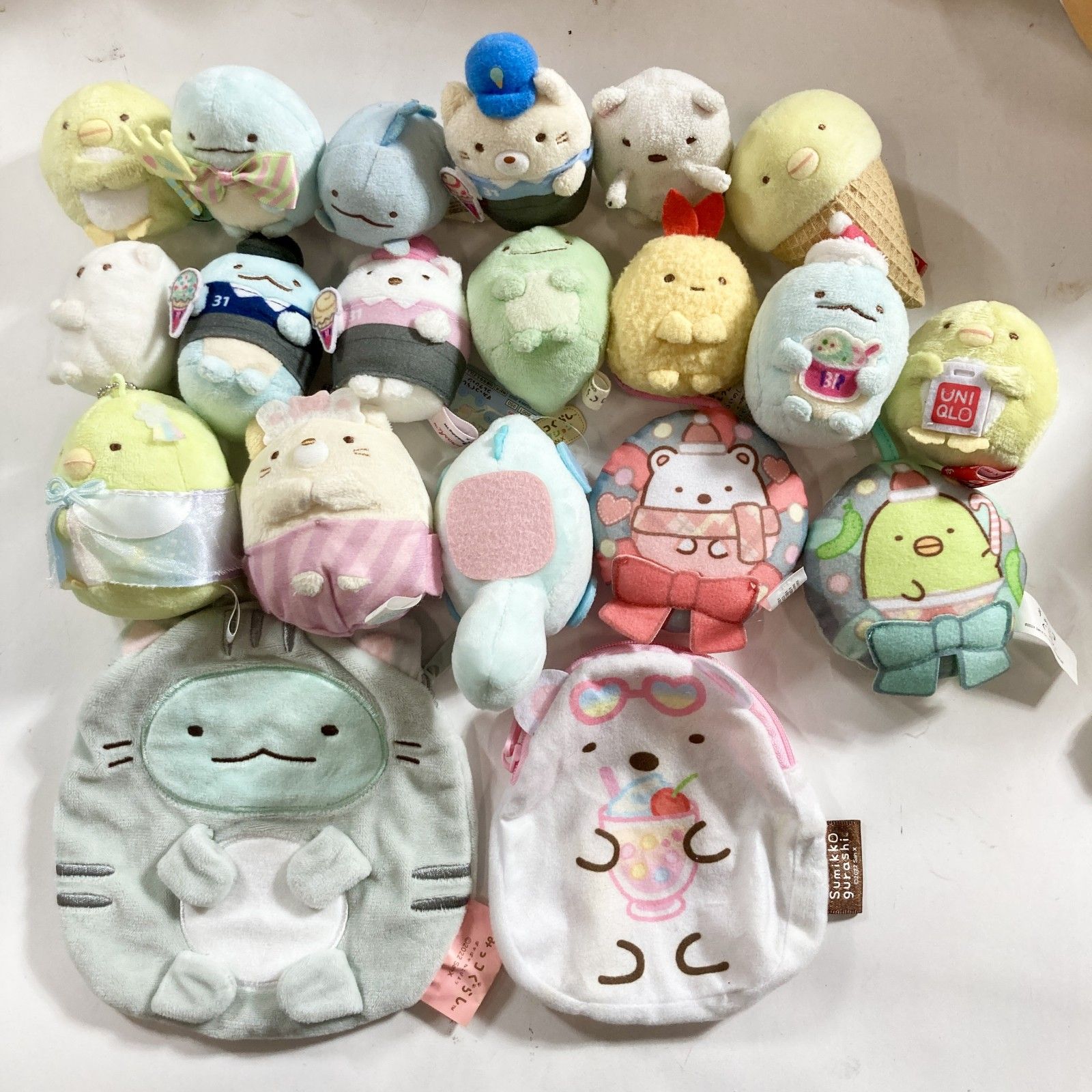 すみっコぐらし グッズ 61点 まとめ商品 ぬいぐるみ ポーチ おもちゃ キーホルダー 巾着袋 バッグ 付箋 など 4 7 kg