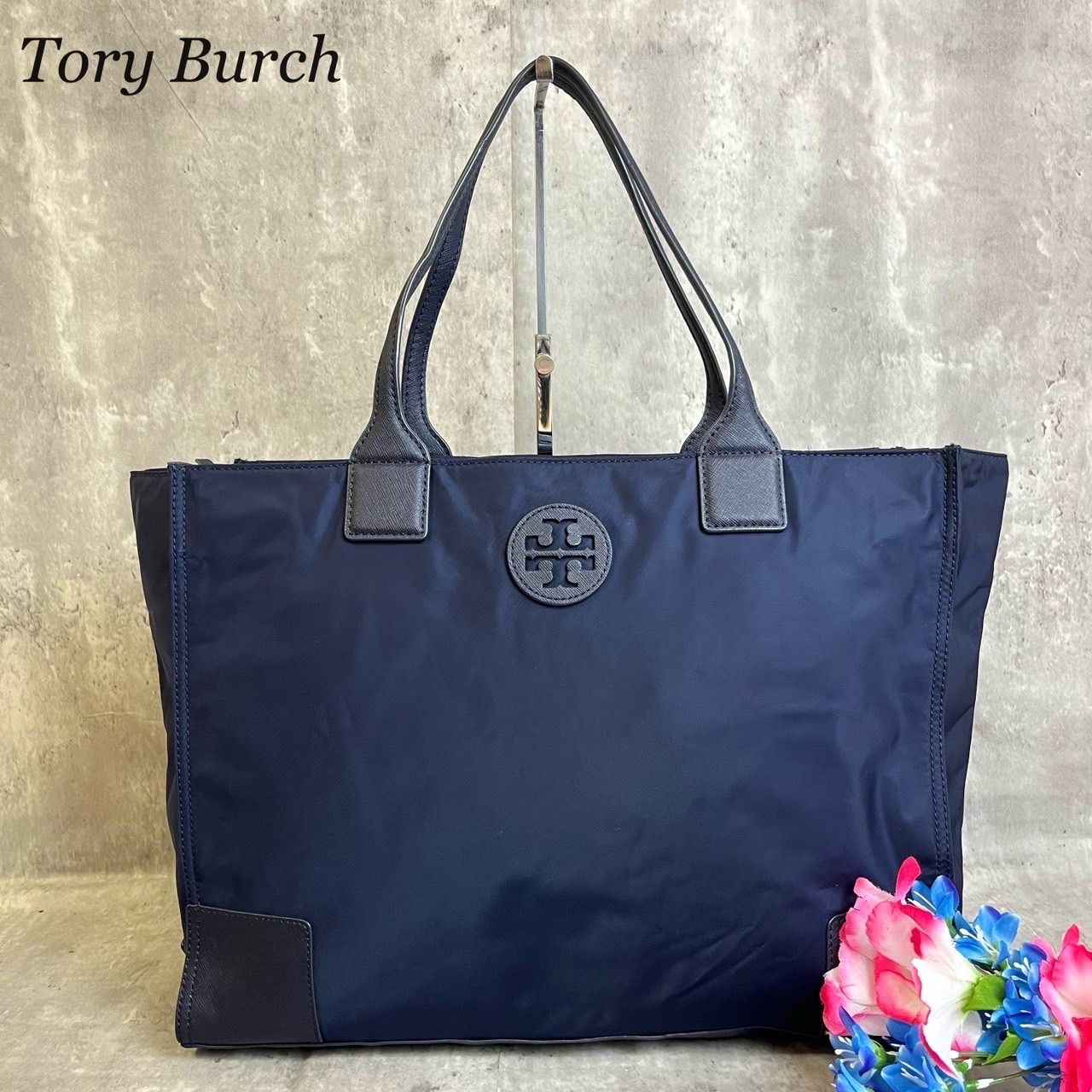 ✨良品✨ Tory Burch トリーバーチ トートバッグ ハンドバッグ ロゴ型押し A4収納 大容量 総柄 ナイロン レザー レディース ネイビー  紺色 - メルカリ