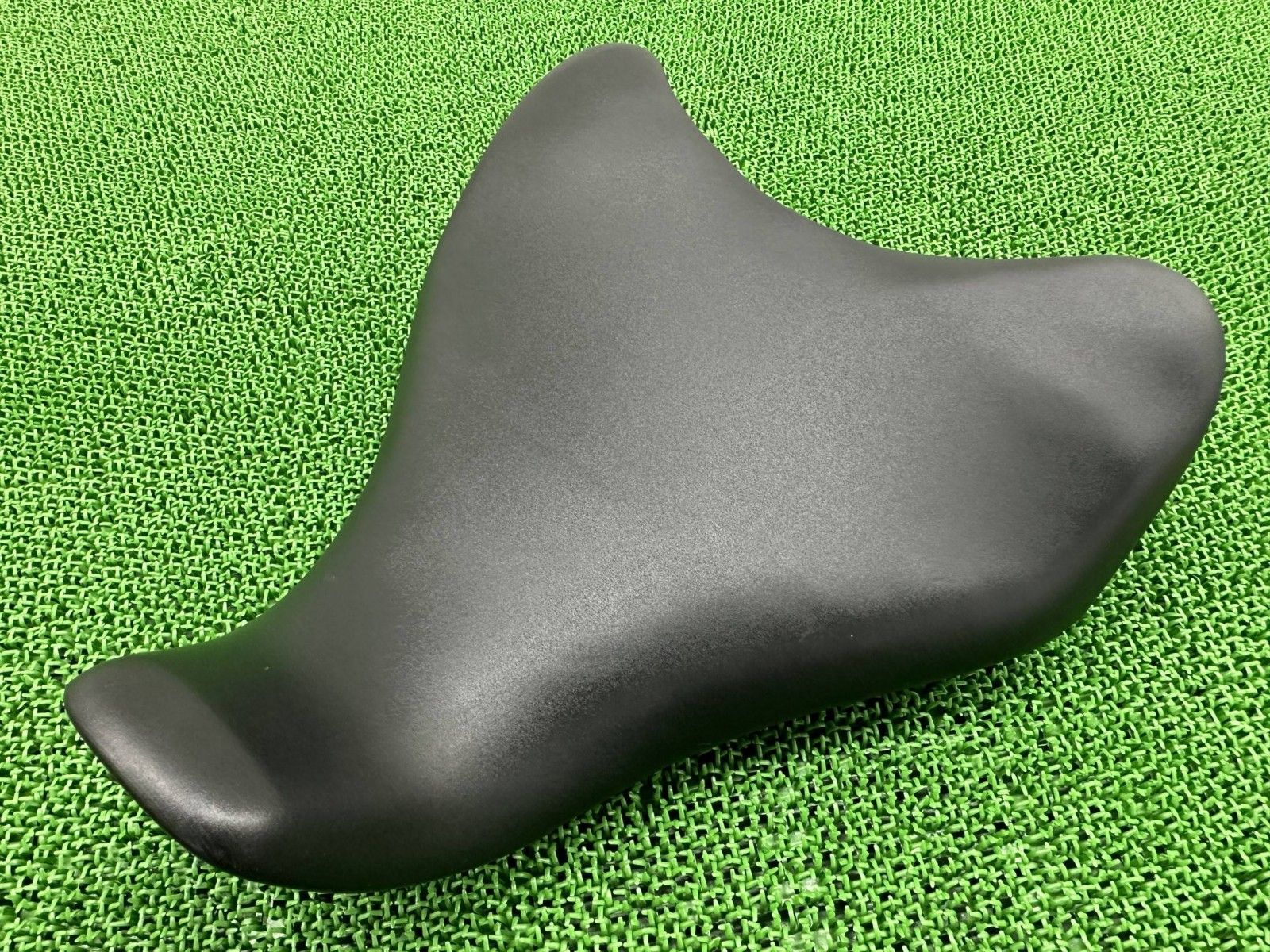 MT-07 フロントシート 1WS ヤマハ 純正 バイク 部品 RM07J MT07 メインシート アンコ抜き済 ワンオフカスタムシート eN