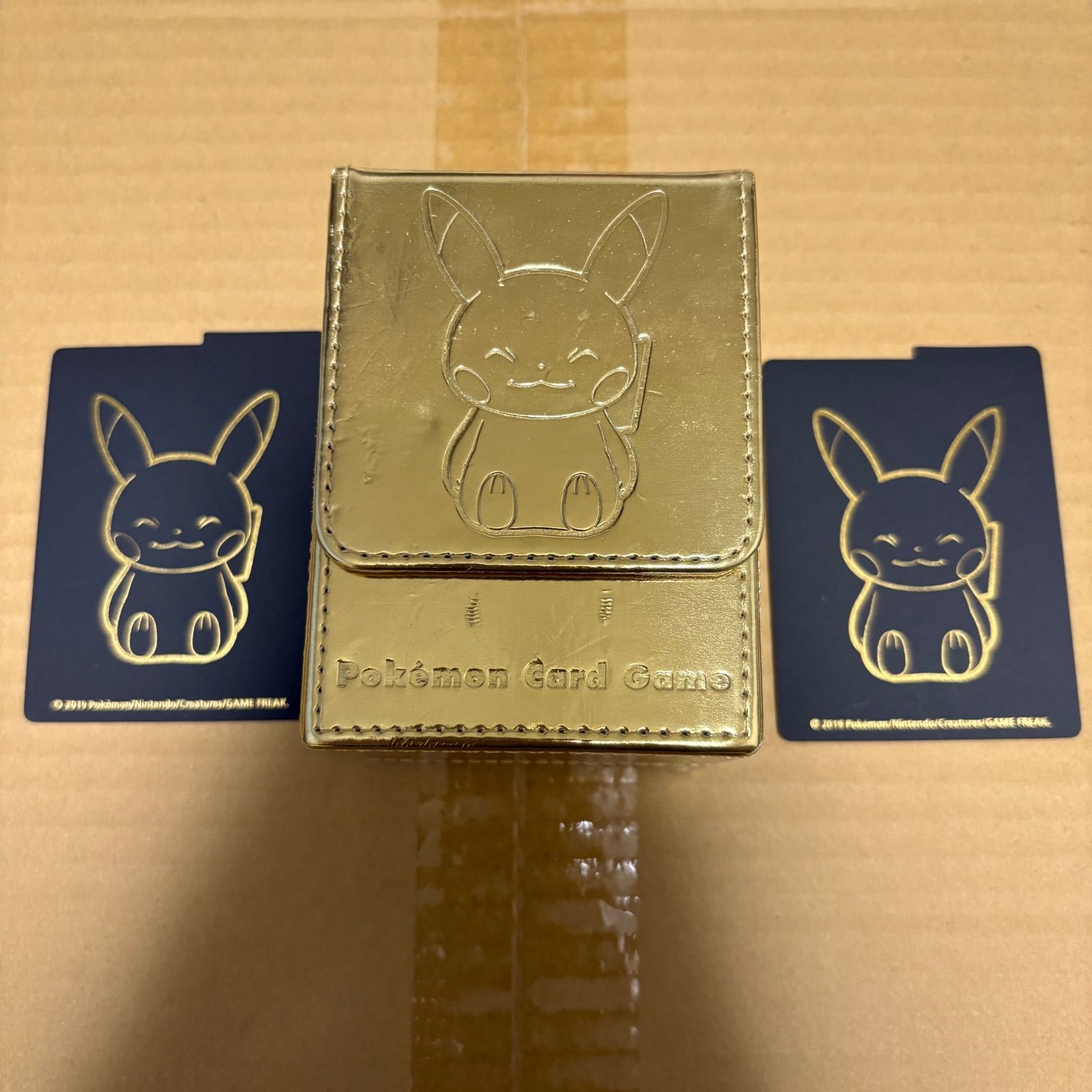 ポケカ　ビリケンピカチュウ　サプライ　デッキケース ポケモンカードゲーム フリップデッキケース ビリケンさん