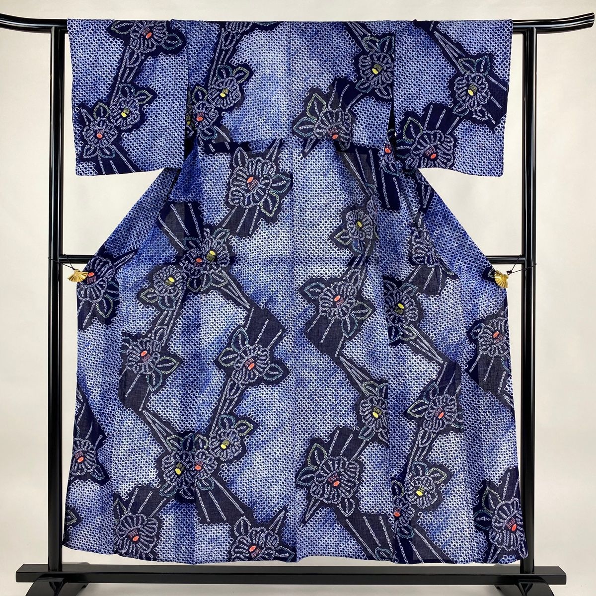 浴衣 身丈155.5cm 裄丈60.5cm S 絞り浴衣 草花 紺色 綿 名品