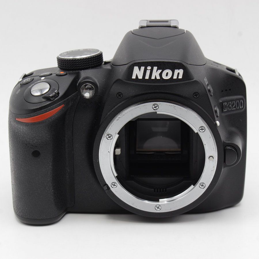 Nikon D3200 200mm ダブルズームキット ブラック デジタル一眼レフカメラ 18-55mm/55-200mm付属  D3200WZ200BK ニコン 本体 リファン メルカリ