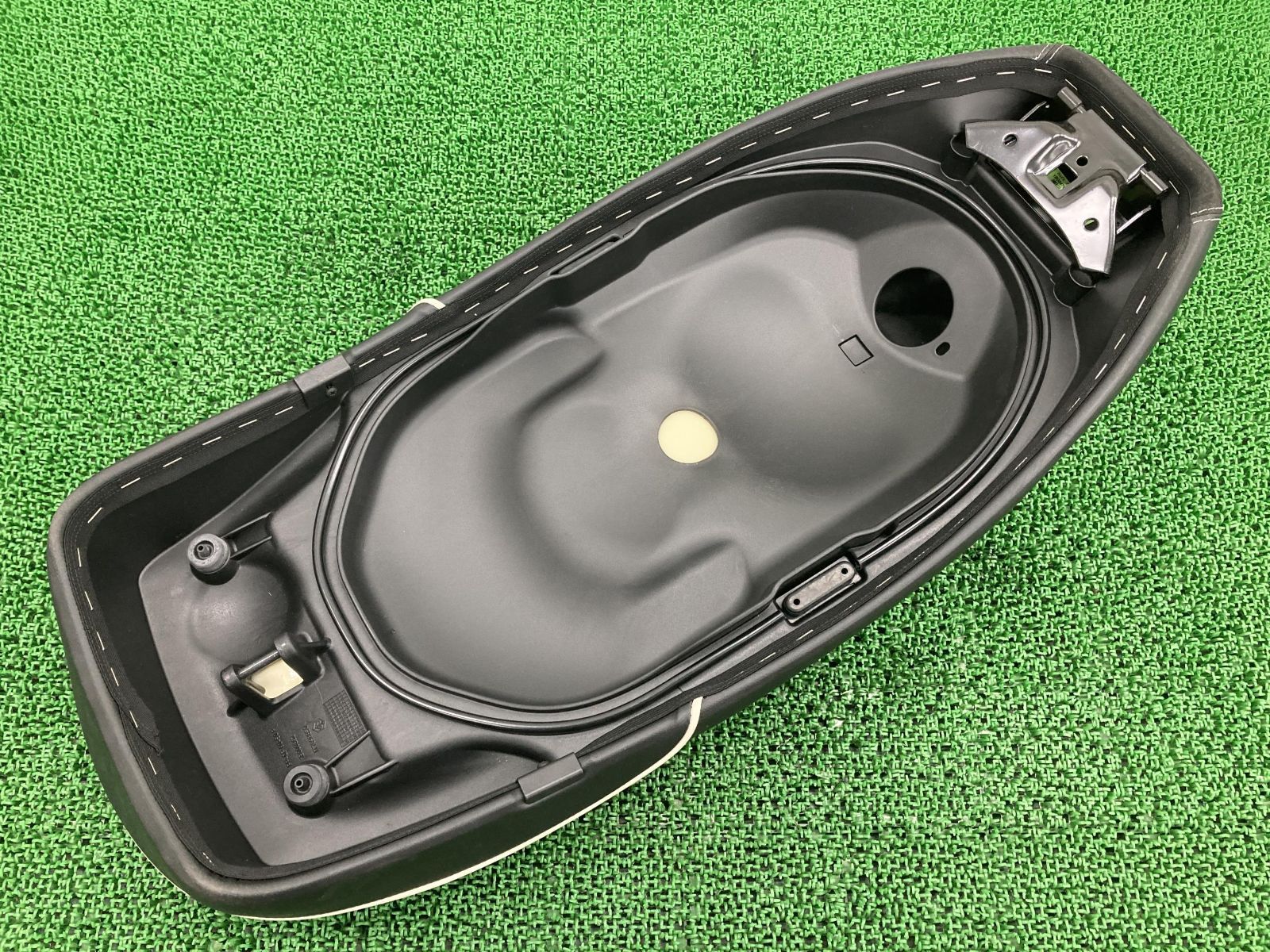 ベスパ シート 1B000862 ピアジオ 純正 中古 バイク 部品 Vespa