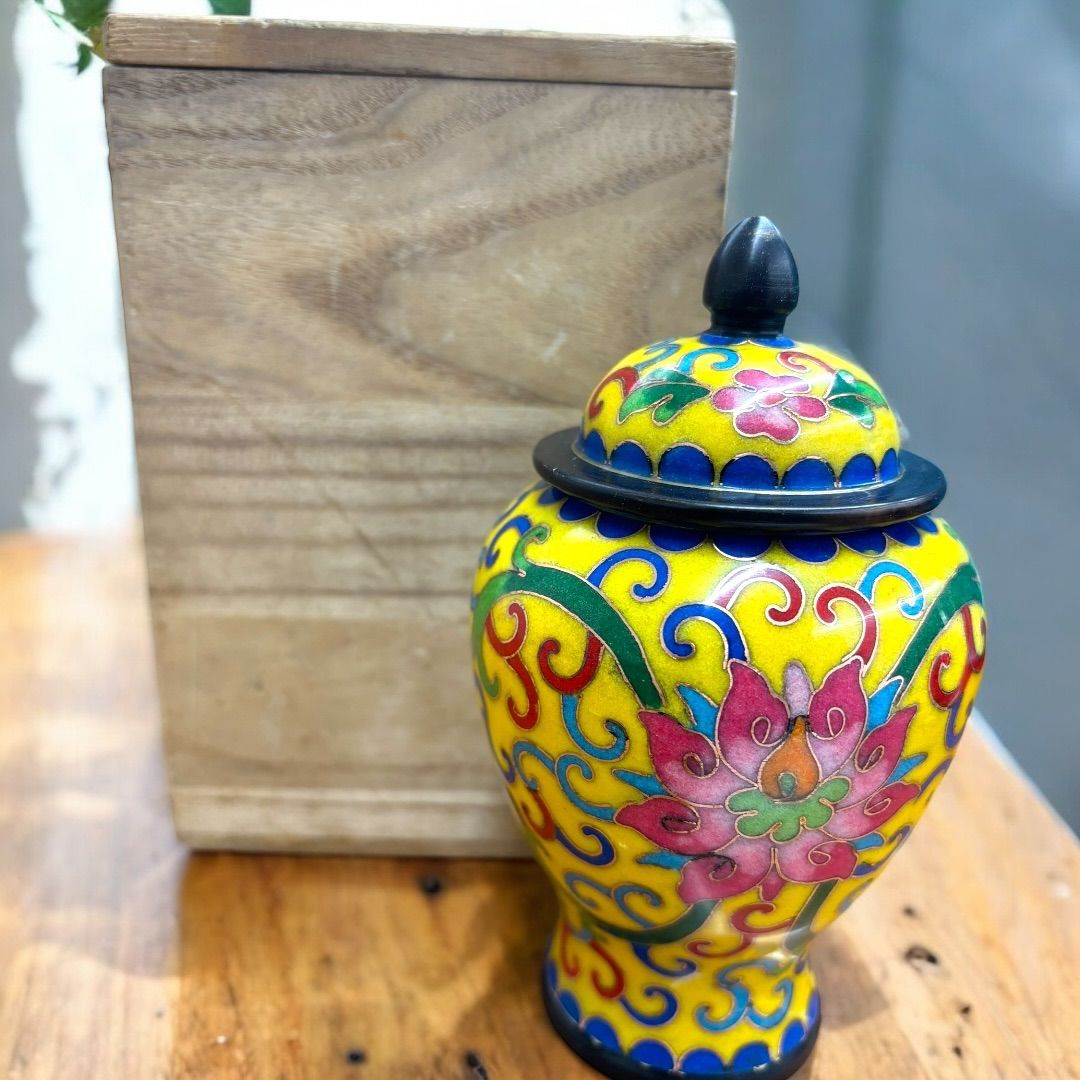 中国古美術・珍品旧蔵・七宝彩と鎏金磁器の熏香炉・純手描き・古陶瓷品・極細工・置物 中国古美術・珍品旧蔵・七宝彩と鎏金磁器の熏香炉・純手描き・古