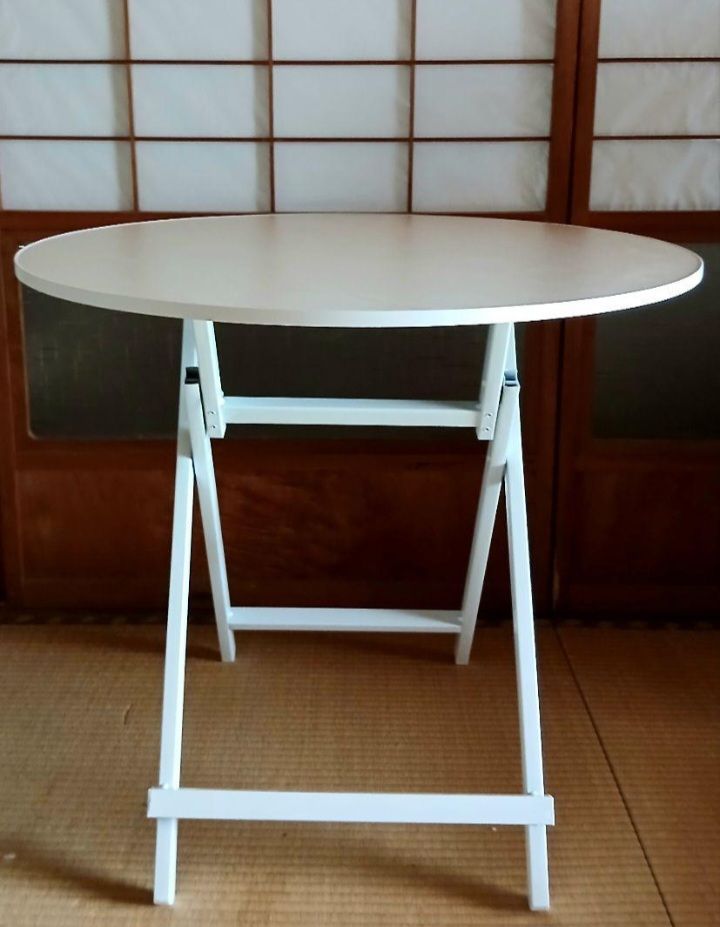 折り畳み丸型テーブル