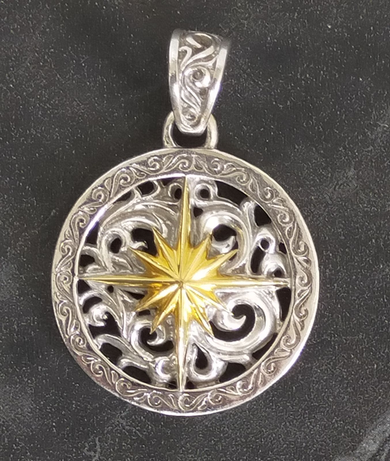 【SAAD】 白焼きサンシンボル 太陽神 シルバー925K18ペンダントトップ SAAD】 白焼きサンシンボル 太陽神 シルバー925K18ペンダントトップ