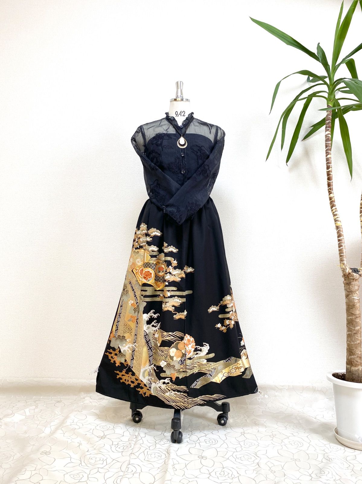 セレブ着物スカートフリーサイズ1点物黒留袖着物リメイクウエストゴムロングスカートフリーサイズ みハンドメイドNO.5717