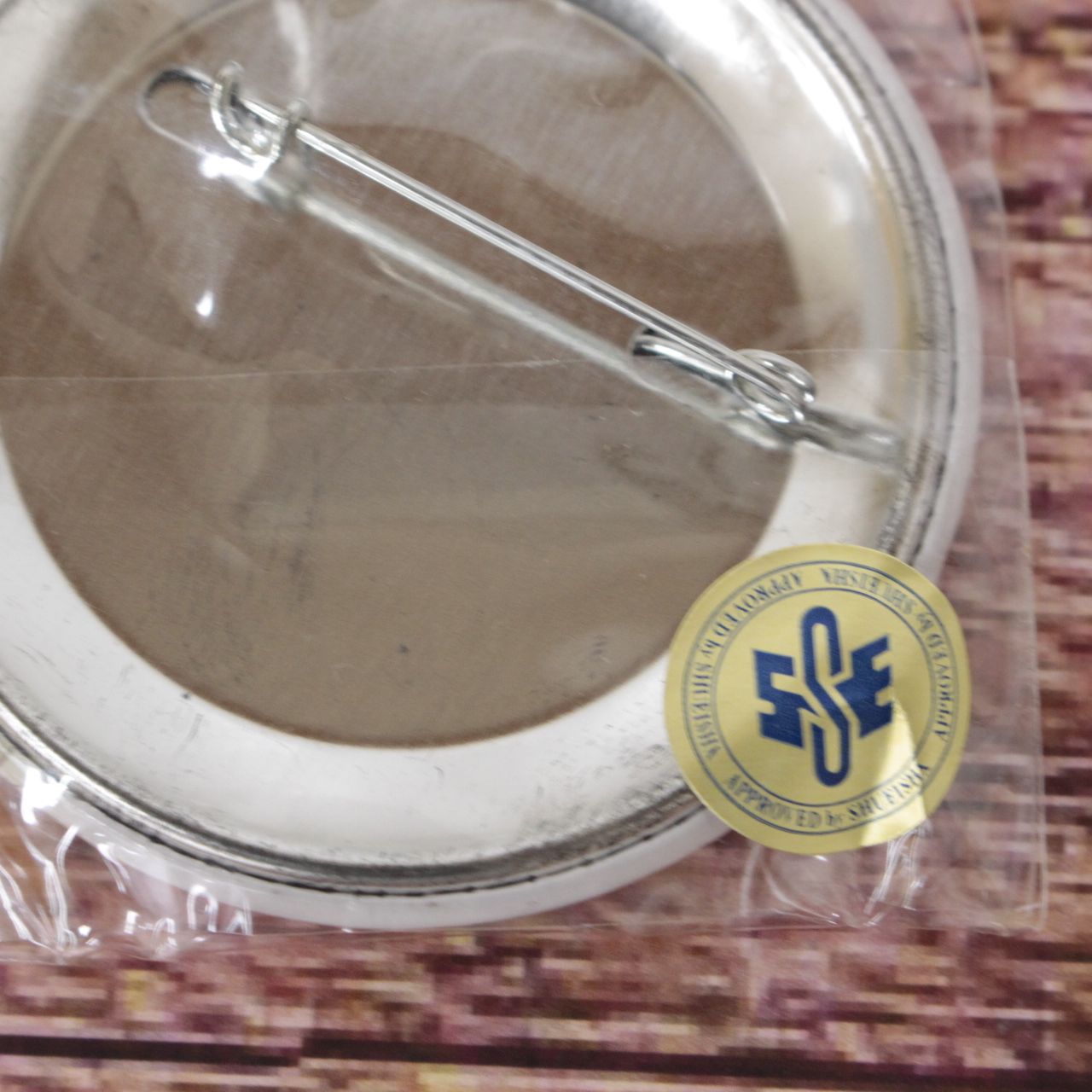【★加古川物流】中古 未開封ToLOVEる ダークネス 缶バッジ 4種セット 金色の闇 モモ ララ【721】 ☆加古川物流】中古 未開封 ToLOVEる ダークネス 缶バッジ 4種