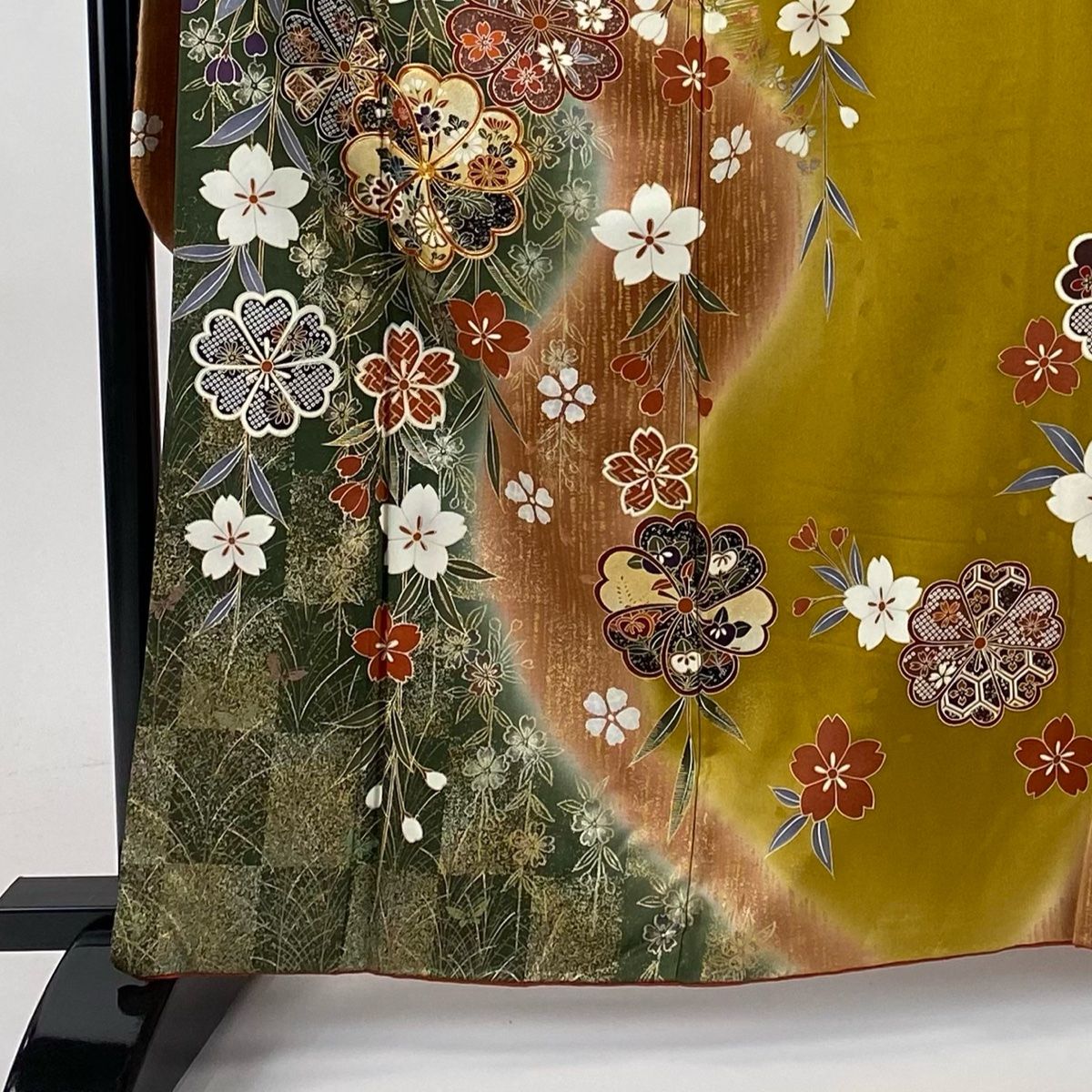 振袖 身丈162cm 裄丈65cm M 袷 桜 変わり市松 金糸 金銀彩 山吹茶色 正絹