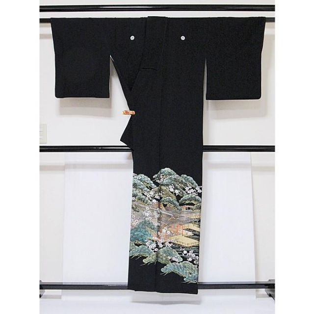 黒留袖 正絹比翼 落款 伝統金彩工芸師 唐渡建作 安芸宮島 153cm 黒留袖 正絹比翼 落款 伝統金彩工芸師 唐渡建作 安芸宮島 153cm